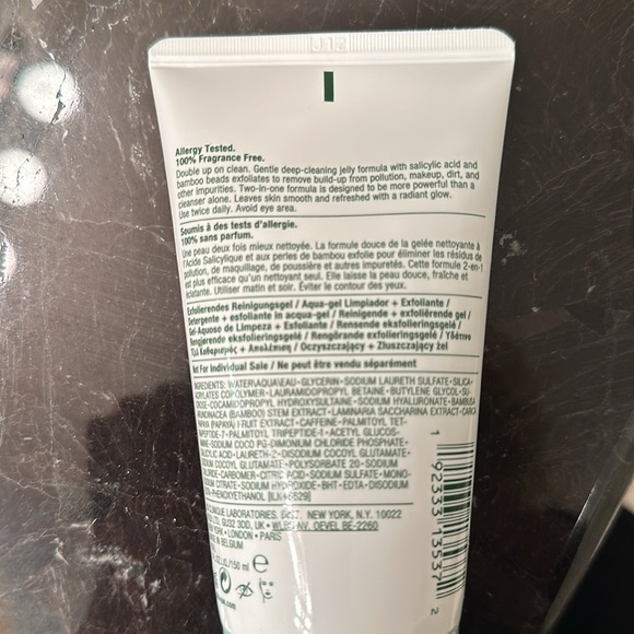 Clinique all about clean 2-in-1 cleansing + exfoliating jelly - Picture 4 of 5